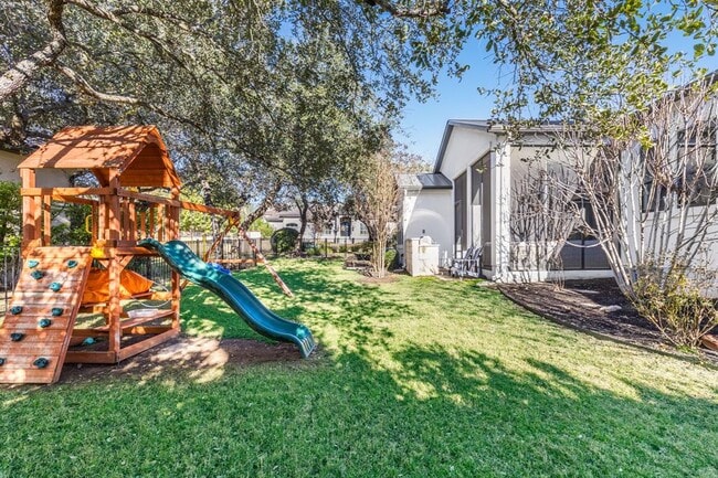 Building Photo - 613 Golden Bear Dr