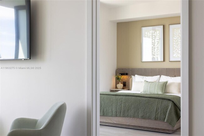 Building Photo - 580 72nd St