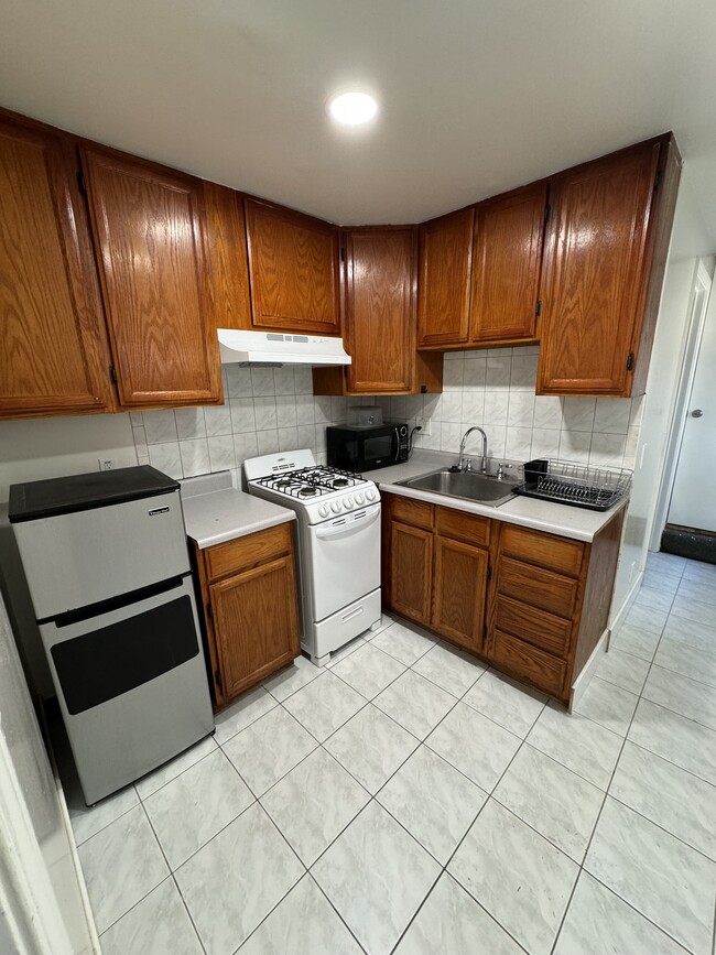 Building Photo - 1449 S Mayfair Ave