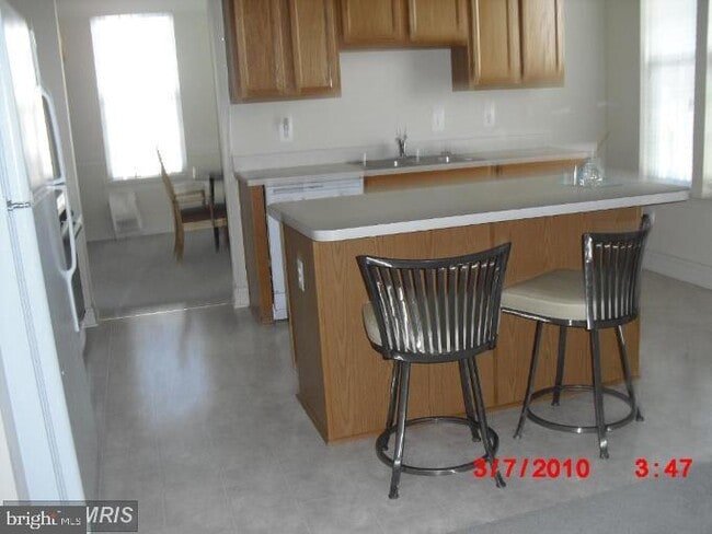 Building Photo - 5800 Clipper Ln