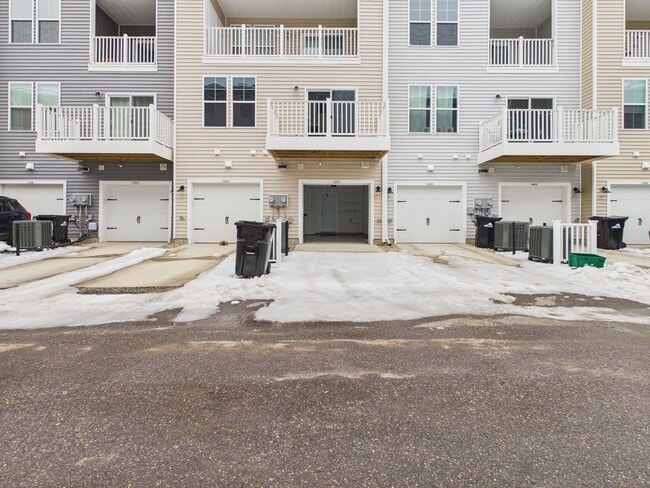 Building Photo - 640 Brookwood Glen Terrace