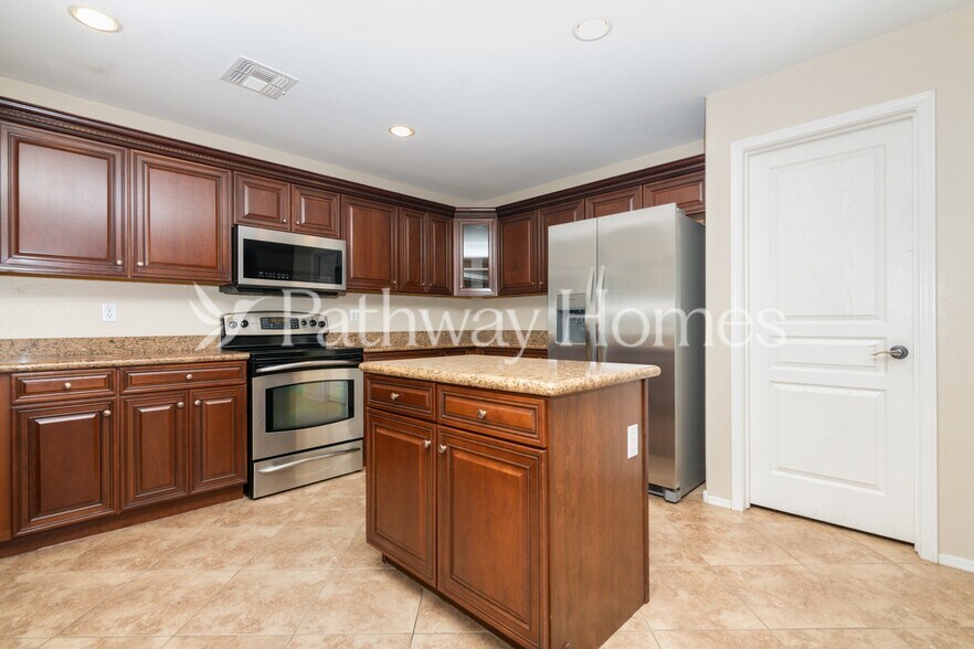 Building Photo - 30789 N Muscovite Dr