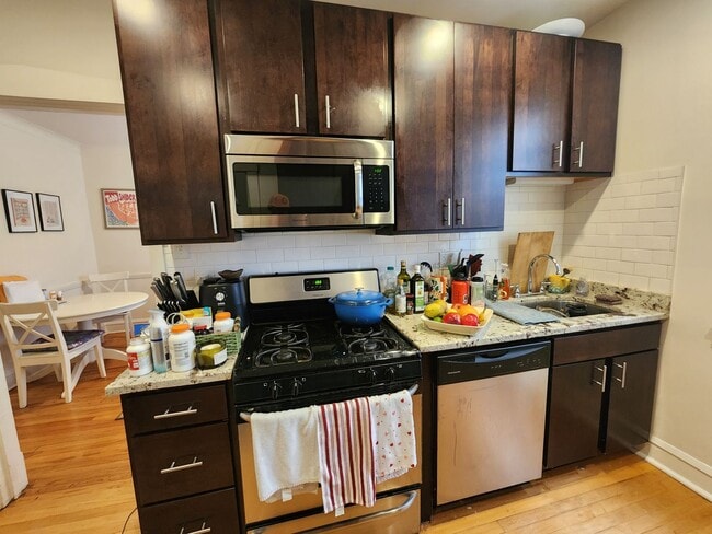 Building Photo - Spacious Updated 2 bed/1 bath in North Park