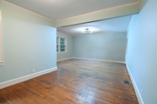 Building Photo - 134 Lausanne Dr