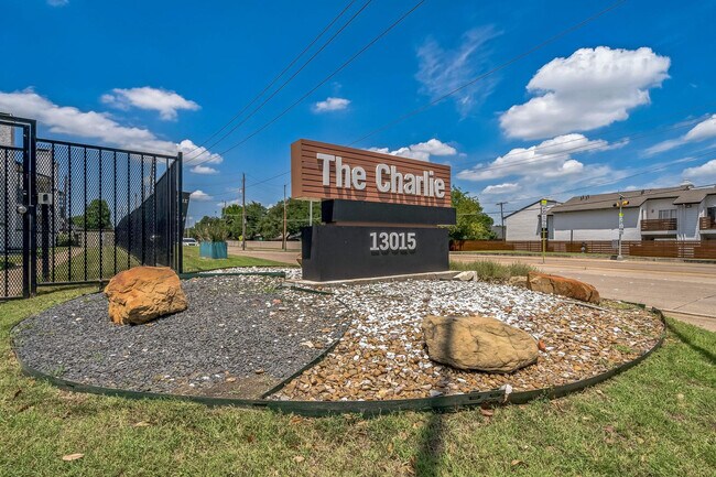 Building Photo - 13015 Audelia Rd