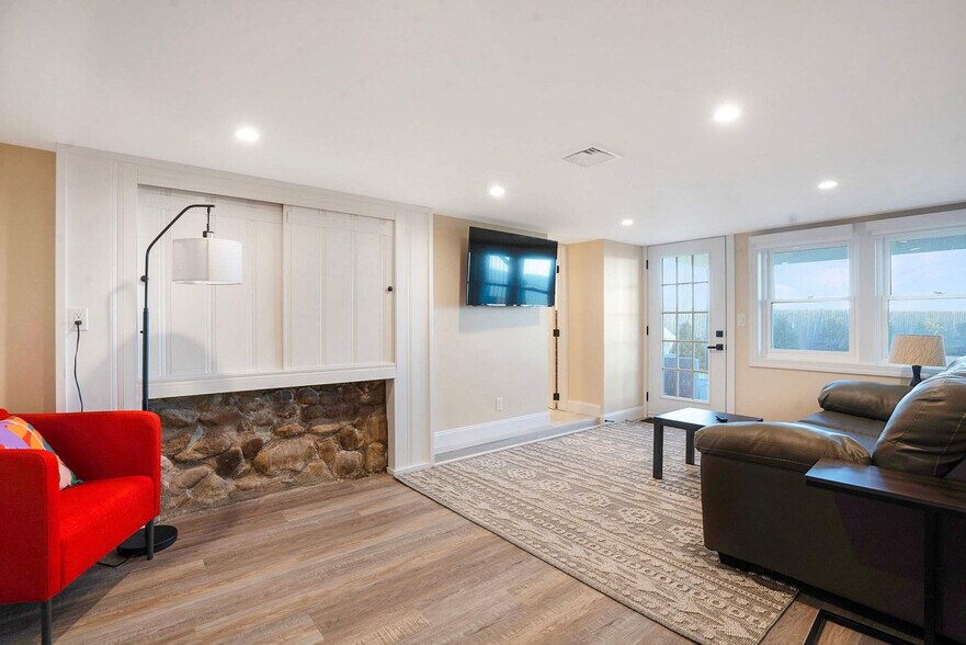 Building Photo - 54 Cliff Rd