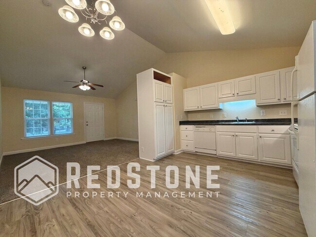 Building Photo - 2621 Trail Five
