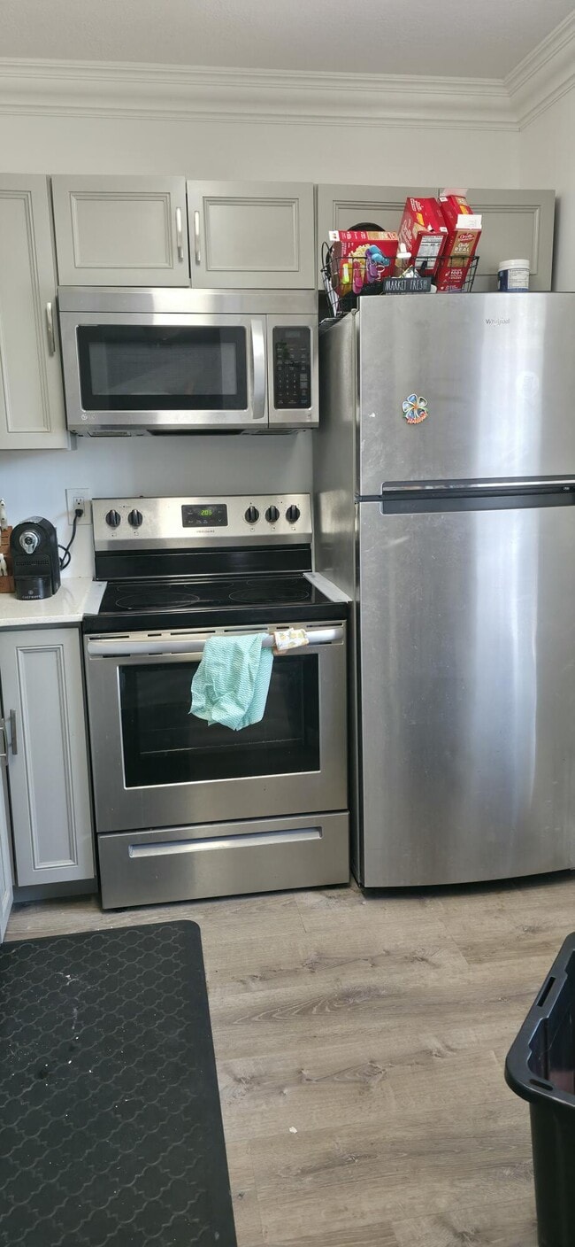 Building Photo - 6091 NW 61st Ave