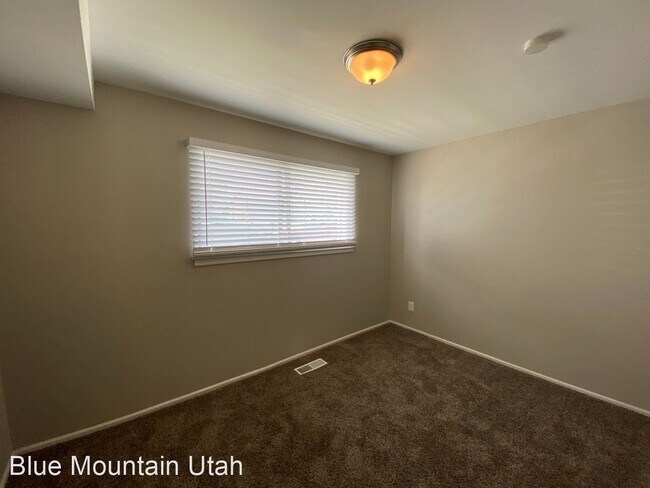 Building Photo - 2129 N 250 W