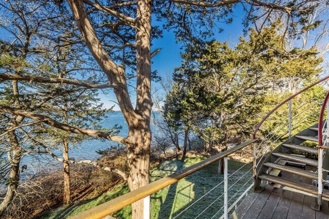 Building Photo - 11 Ingall's Rd