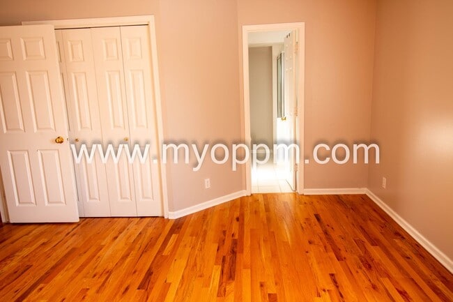 Building Photo - Available NOW! 3 Bedroom / 2 Bathroom Home | Northwest Omaha