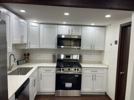 Building Photo - 149 Forest Ave