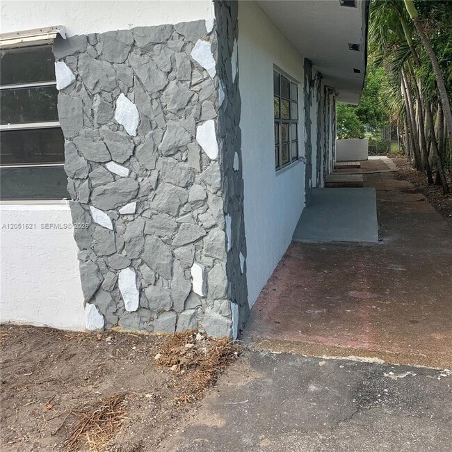 Building Photo - 308 NW 9th St