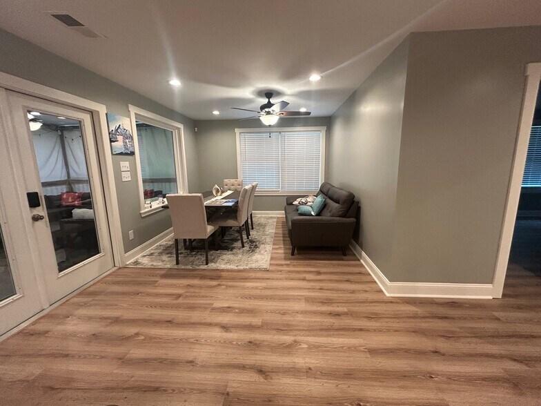 Common Dining Room - 3308 Keenan Dr
