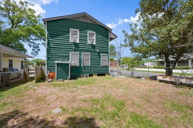 Building Photo - 3408 Wilshire Dr