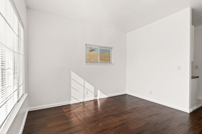 Building Photo - Fully Renovated 2-Bedroom in West Oakland McClymonds Neighborhood