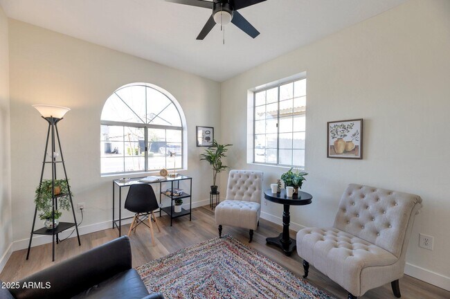 Building Photo - 829 N Bluejay Dr