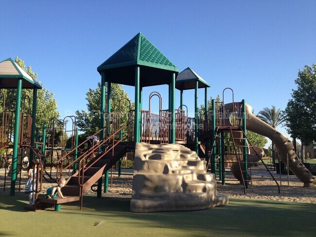 Building Photo - 3623 Etchings Way