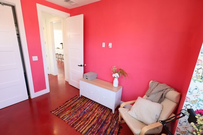 Building Photo - Newly Built Duplex!