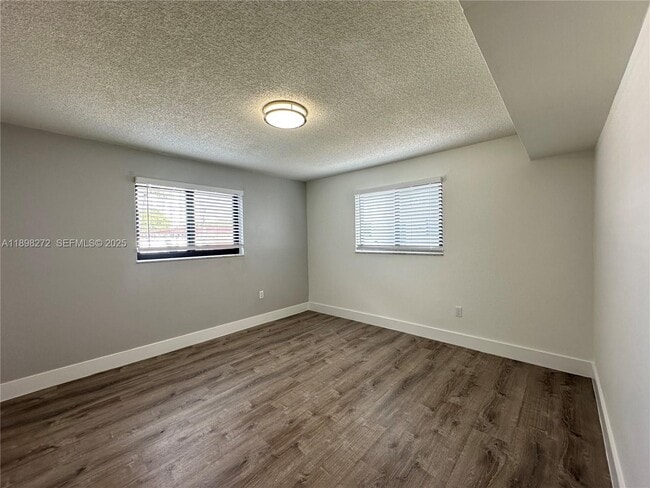 Building Photo - 529 SW 4th St