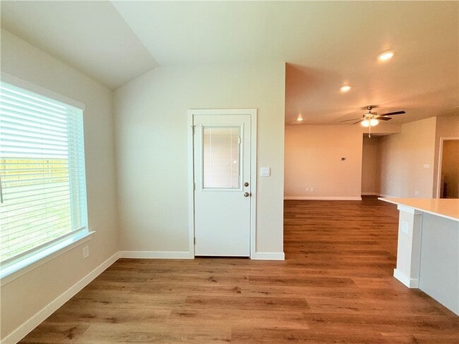 Building Photo - 1116 Zeus Dr