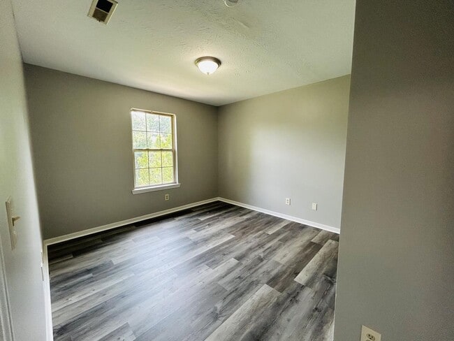 Building Photo - 13-15 Shenandoah Dr.