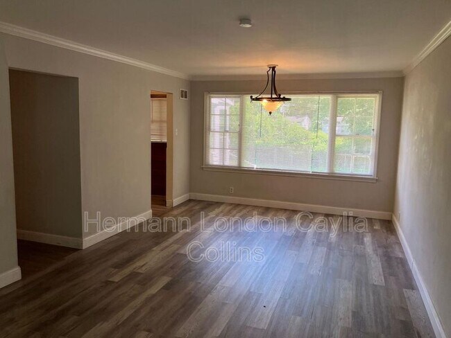 Building Photo - 10072 Ashbrook Dr