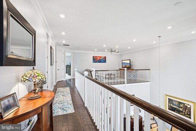 Building Photo - 42 Dogleg Ln
