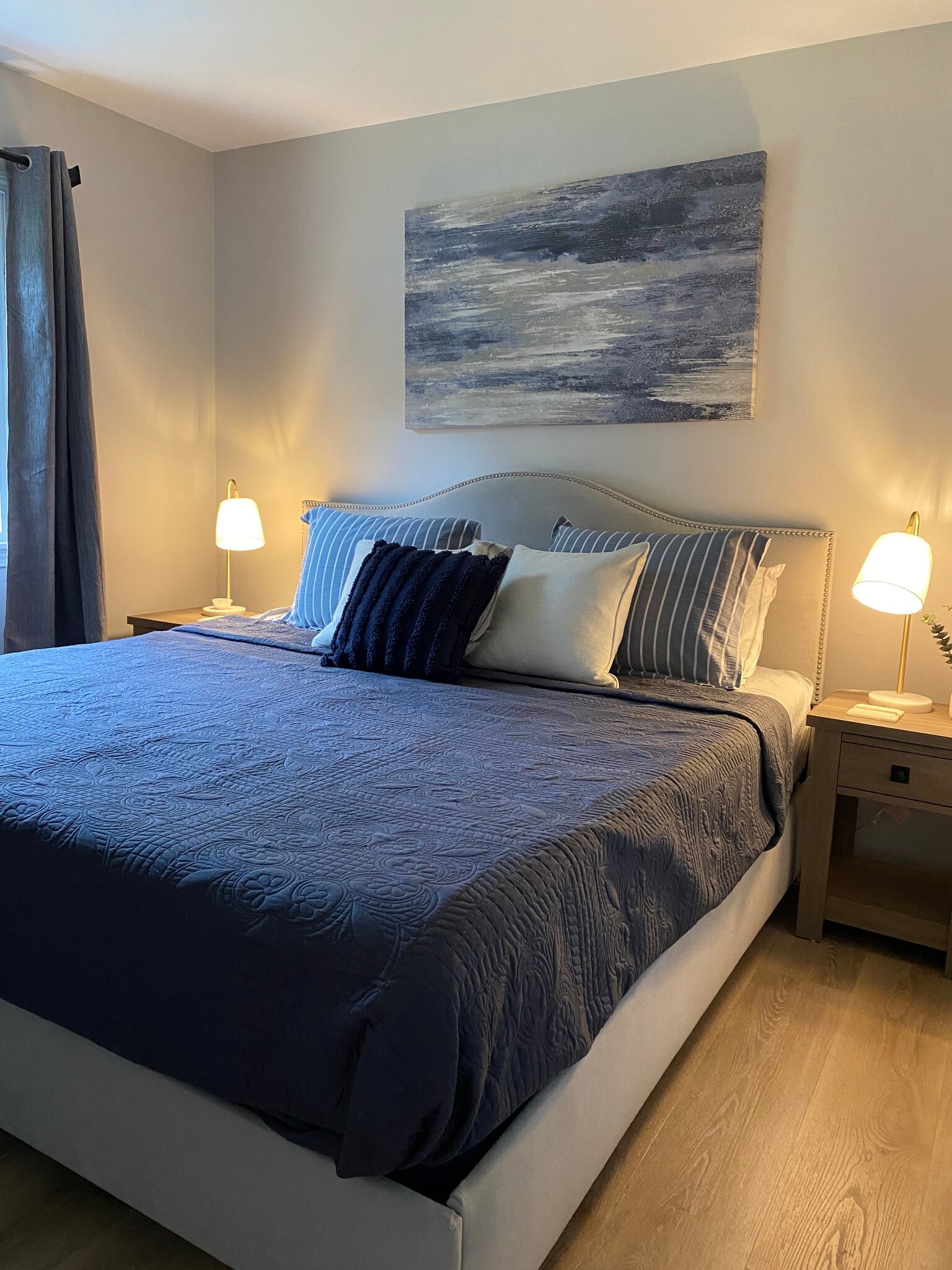 King size Bed - 18 Prospect St