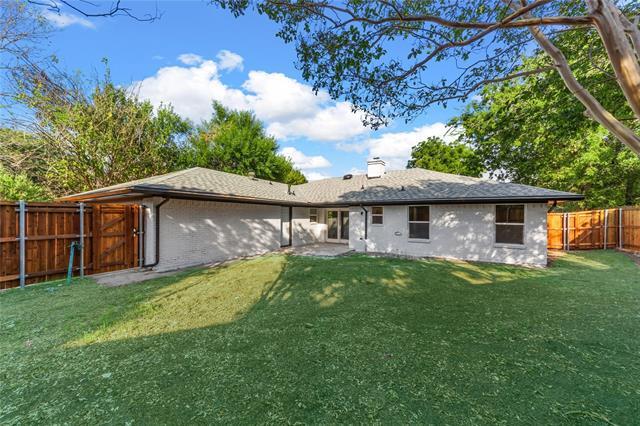 Building Photo - 2405 Roundrock Trail