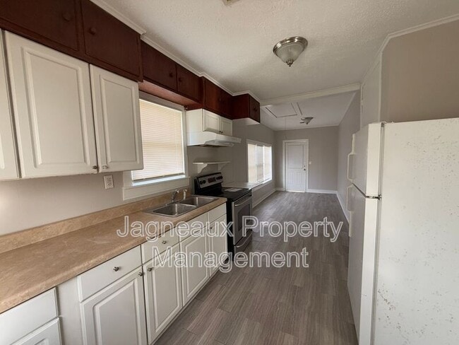 Building Photo - 116 S Stanford St