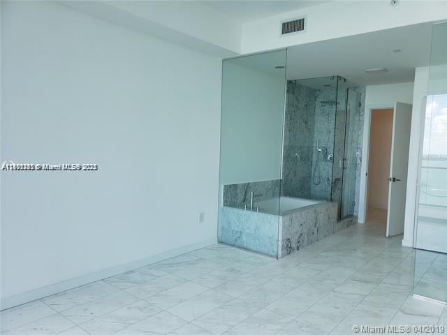 Building Photo - 480 NE 31st St