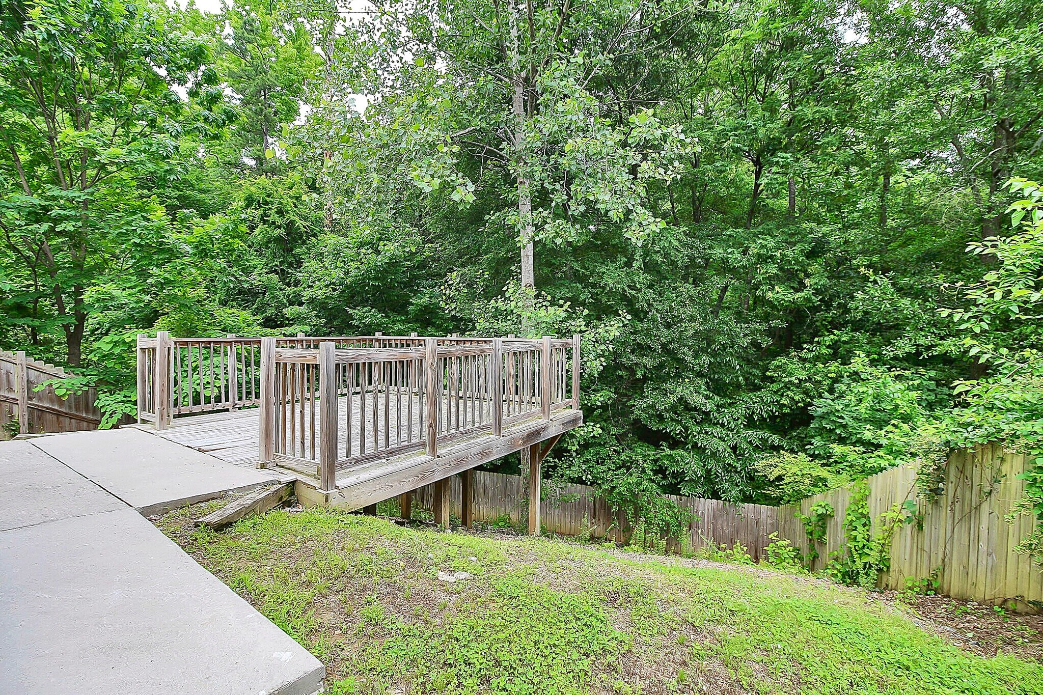 Building Photo - 3530 Crestridge Dr