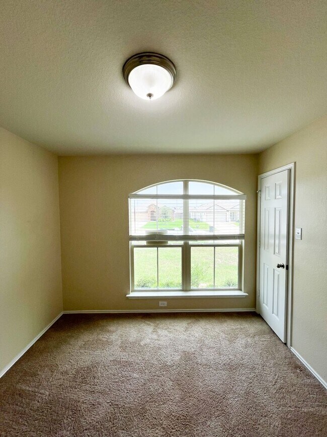 Building Photo - Available NOW!! Beautiful 1 story, 3 bedro...