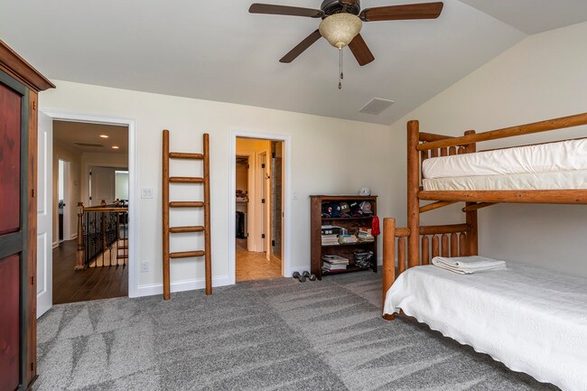 Building Photo - Beautiful Beaumont townhome – $3,000/Month
