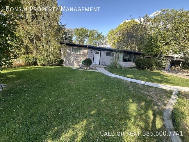 Building Photo - 3281 E Fortuna Dr