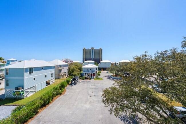 Building Photo - 1516 Sandpiper Ln