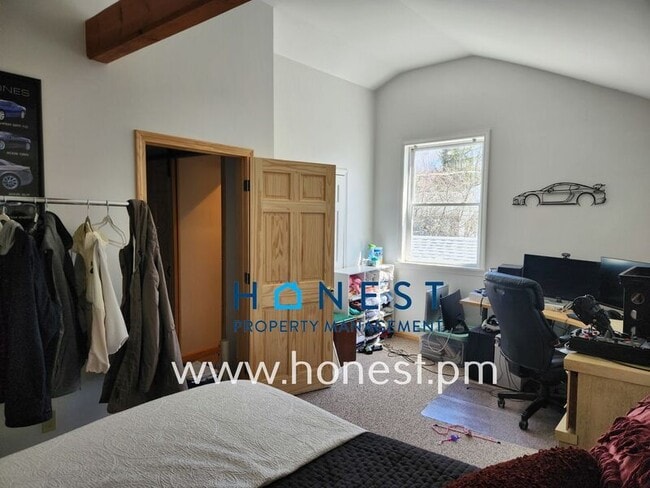 Building Photo - 9 High St