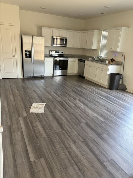 Building Photo - 419 Matera Dr NW