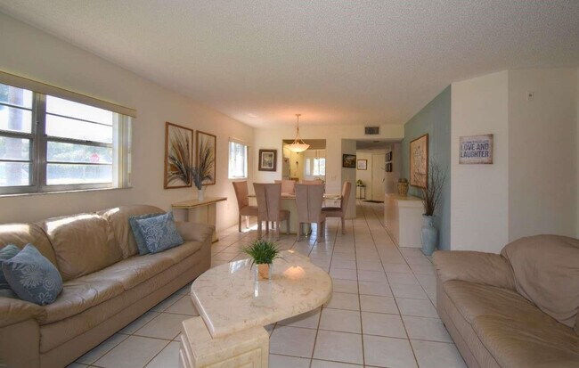 Building Photo - 13455 SW 16th Ct