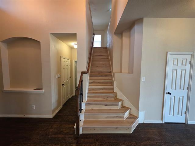 Building Photo - 1216 Realoaks Dr