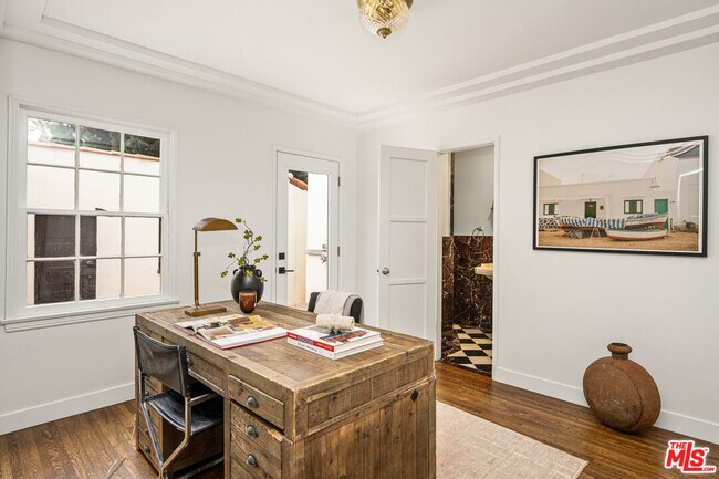 Building Photo - 3401 W 41st St