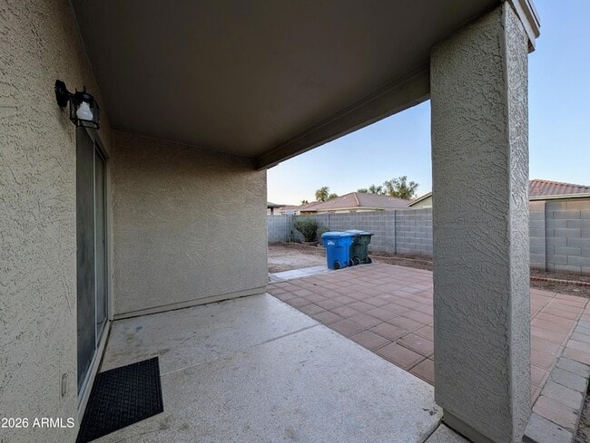 Building Photo - 2404 W Roeser Rd