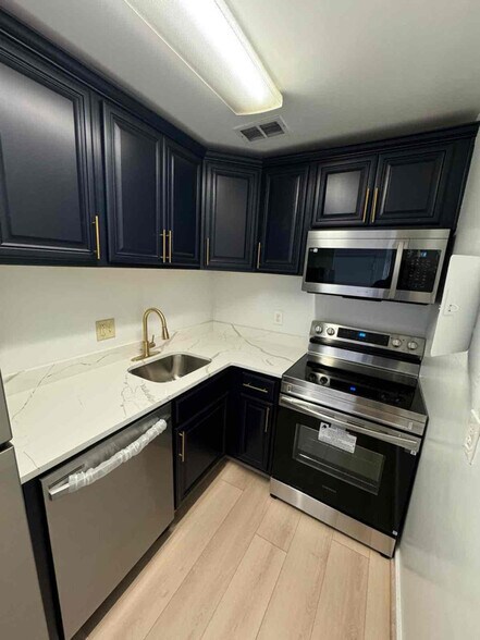 Primary Photo - 3101 S Manchester St