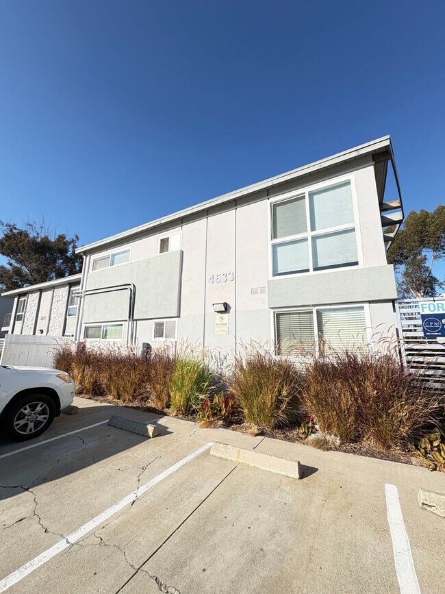 Building Photo - 4533 Contour Blvd.