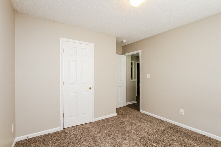 Building Photo - 3431 Ann Franklin Ct