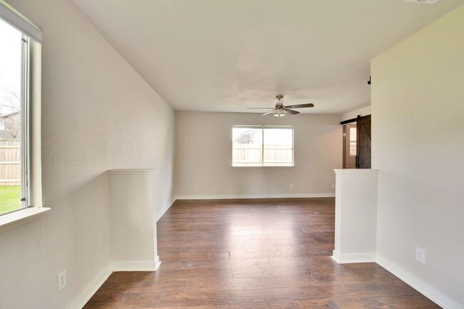 Building Photo - 7002 Skynook Dr