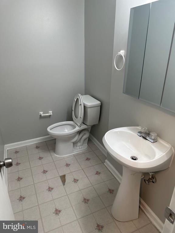 Building Photo - 10934 Mission Ridge Dr