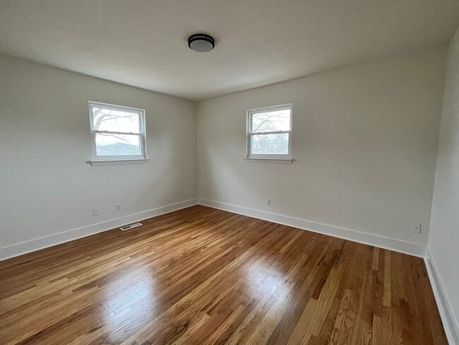 Building Photo - Newly renovated 3bed/2bath in east ridge for Rent!