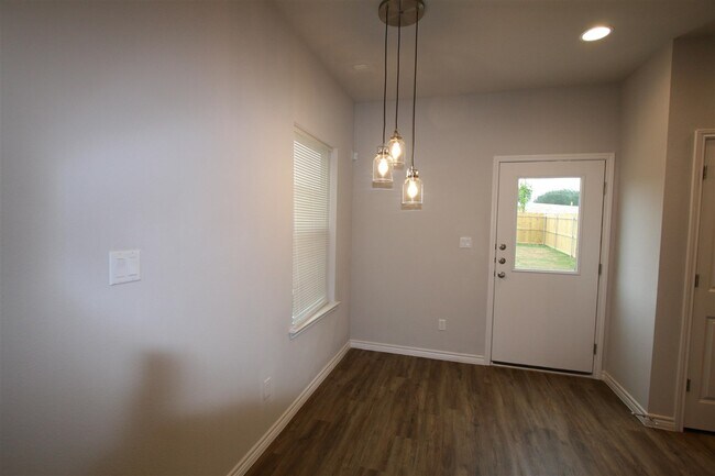 Building Photo - 217 Peruna Dr